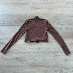 ARITZIA Sunday Best brown turtle neck cropped long sleeve shirt